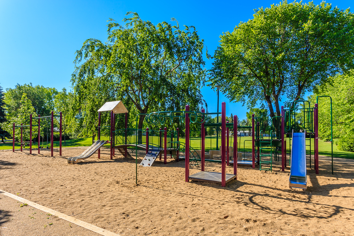 Wiggins Park is located in the Holliston neighborhood of Saskatoon.